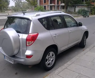 Vista frontale di un noleggio Toyota Rav4 a Burgas, Bulgaria ✓ Auto #412. ✓ Cambio Automatico TM ✓ 0 recensioni.