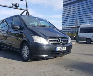 Vista frontale di un noleggio Mercedes-Benz Vito a Tbilisi, Georgia ✓ Auto #380. ✓ Cambio Automatico TM ✓ 2 recensioni.