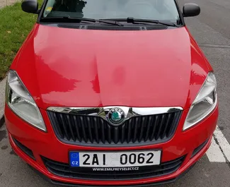 Noleggio auto Skoda Fabia #424 Manuale a Praga, dotata di motore 1,2L ➤ Da Petr in Cechia.