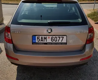 Noleggio auto Skoda Octavia Combi 2016 in Cechia, con carburante Diesel e 105 cavalli di potenza ➤ A partire da 81 EUR al giorno.