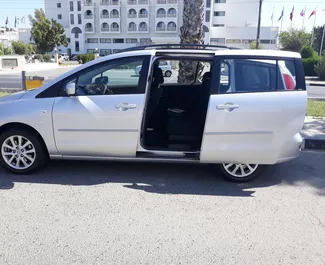 Vista frontale di un noleggio Mazda 5 a Larnaca, Cipro ✓ Auto #788. ✓ Cambio Automatico TM ✓ 0 recensioni.