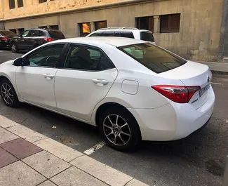 Noleggio Toyota Corolla Sedan. Auto Economica, Comfort per il noleggio in Georgia ✓ Cauzione di Deposito di 700 GEL ✓ Opzioni assicurative RCT, CDW, SCDW, FDW, Passeggeri, Furto.