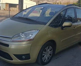 Vista frontale di un noleggio Citroen C4 Grand Picasso in Bar, Montenegro ✓ Auto #543. ✓ Cambio Automatico TM ✓ 26 recensioni.