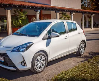 Noleggio Toyota Yaris. Auto Economica, Comfort per il noleggio in Montenegro ✓ Cauzione di Senza deposito ✓ Opzioni assicurative RCT, CDW, SCDW, FDW, Passeggeri, All'estero.