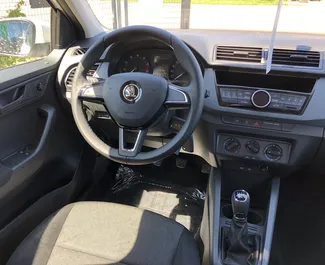 Noleggio auto Skoda Fabia 2018 in Cechia, con carburante Benzina e 75 cavalli di potenza ➤ A partire da 25 EUR al giorno.