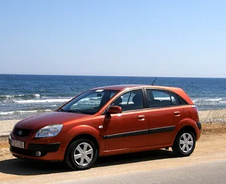 Vista frontale di un noleggio Kia Rio a Creta, Grecia ✓ Auto #1119. ✓ Cambio Manuale TM ✓ 0 recensioni.