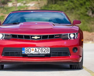 Noleggio auto Chevrolet Camaro Cabrio 2015 in Montenegro, con carburante Benzina e 328 cavalli di potenza ➤ A partire da 90 EUR al giorno.