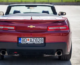 Chevrolet Camaro Cabrio 2015 disponibile per il noleggio a Budva, con limite di chilometraggio di illimitato.