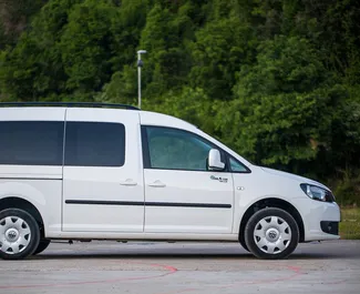 Noleggio auto Volkswagen Caddy Maxi #1111 Automatico a Budva, dotata di motore 1,6L ➤ Da Nikola in Montenegro.