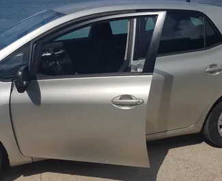 Noleggio auto Toyota Auris 2010 in Montenegro, con carburante Diesel e 90 cavalli di potenza ➤ A partire da 13 EUR al giorno.