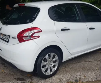 Noleggio auto Peugeot 208 2017 in Montenegro, con carburante Diesel e 70 cavalli di potenza ➤ A partire da 17 EUR al giorno.