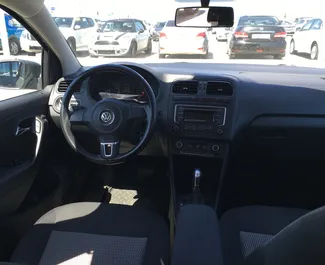 Noleggio auto Volkswagen Polo Sedan 2015 in Crimea, con carburante Benzina e 105 cavalli di potenza ➤ A partire da 2200 RUB al giorno.