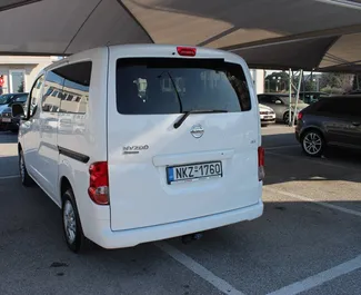 Motore Diesel da 1,5L di Nissan Evalia 2015 per il noleggio all'aeroporto di Salonicco.