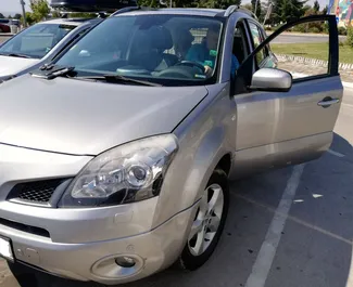 Vista frontale di un noleggio Renault Koleos a Burgas, Bulgaria ✓ Auto #1663. ✓ Cambio Automatico TM ✓ 0 recensioni.