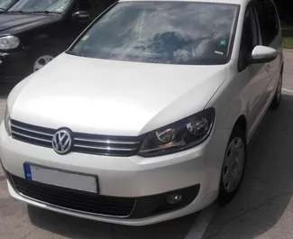 Noleggio auto Volkswagen Touran #1662 Automatico a Burgas, dotata di motore 1,6L ➤ Da Nikolay in Bulgaria.