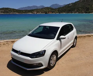 Vista frontale di un noleggio Volkswagen Polo a Creta, Grecia ✓ Auto #1782. ✓ Cambio Manuale TM ✓ 0 recensioni.