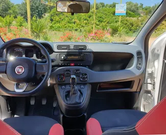 Noleggio Fiat Panda. Auto Economica, Comfort, Monovolume per il noleggio in Grecia ✓ Cauzione di Senza deposito ✓ Opzioni assicurative RCT, FDW, Passeggeri, Furto.