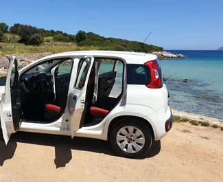 Noleggio Fiat Panda. Auto Economica, Comfort, Monovolume per il noleggio in Grecia ✓ Cauzione di Senza deposito ✓ Opzioni assicurative RCT, FDW, Passeggeri, Furto.