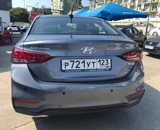 Noleggio auto Hyundai Solaris 2018 in Russia, con carburante Benzina e 123 cavalli di potenza ➤ A partire da 2400 RUB al giorno.