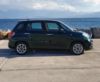 Interni di Fiat 500l in affitto in Grecia. Un'ottima auto da 5 posti con cambio Manuale.