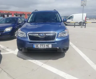 Vista frontale di un noleggio Subaru Forester a Tbilisi, Georgia ✓ Auto #1998. ✓ Cambio Automatico TM ✓ 4 recensioni.