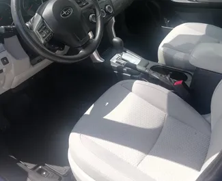 Interni di Subaru Forester in affitto in Georgia. Un'ottima auto da 5 posti con cambio Automatico.