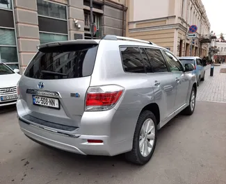 Noleggio auto Toyota Highlander 2012 in Georgia, con carburante Ibrido e 209 cavalli di potenza ➤ A partire da 160 GEL al giorno.