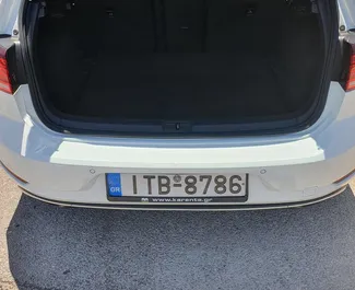 Volkswagen Golf 7 2019 disponibile per il noleggio a Creta, con limite di chilometraggio di illimitato.