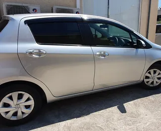 Noleggio auto Toyota Vitz #2363 Automatico a Paphos, dotata di motore 1,3L ➤ Da Liana a Cipro.