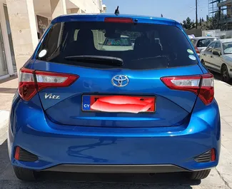 Noleggio auto Toyota Vitz 2017 a Cipro, con carburante Benzina e 120 cavalli di potenza ➤ A partire da 36 EUR al giorno.