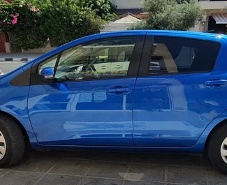 Noleggio auto Toyota Vitz #2362 Automatico a Paphos, dotata di motore 1,3L ➤ Da Liana a Cipro.