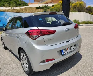 Noleggio auto Hyundai i20 2015 in Montenegro, con carburante Benzina e 74 cavalli di potenza ➤ A partire da 27 EUR al giorno.