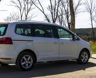 Noleggio auto Seat Alhambra #2265 Automatico in Becici, dotata di motore 2,0L ➤ Da Ivan in Montenegro.