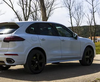 Noleggio auto Porsche Cayenne #2488 Automatico in Becici, dotata di motore 3,0L ➤ Da Ivan in Montenegro.