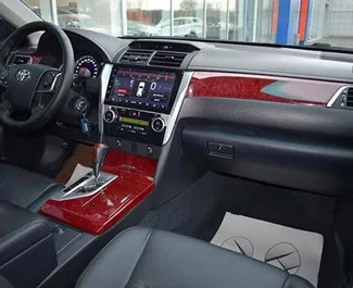 Noleggio auto Toyota Camry 2012 in Russia, con carburante Benzina e 148 cavalli di potenza ➤ A partire da 5330 RUB al giorno.