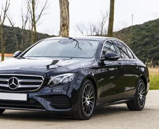 Noleggio auto Mercedes-Benz E220 2018 in Montenegro, con carburante Diesel e 191 cavalli di potenza ➤ A partire da 122 EUR al giorno.