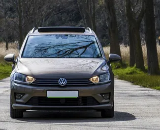 Noleggio Volkswagen Golf 7+. Auto Economica, Comfort, Monovolume per il noleggio in Montenegro ✓ Cauzione di Deposito di 100 EUR ✓ Opzioni assicurative RCT, Passeggeri, Furto.