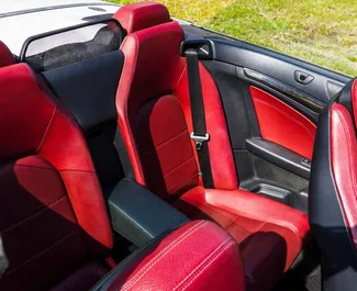 Mercedes-Benz E-Class Cabrio 2019 disponibile per il noleggio in Becici, con limite di chilometraggio di illimitato.