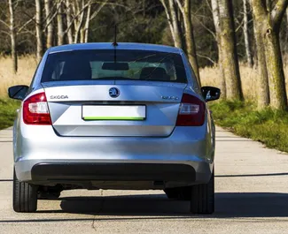 Skoda Rapid 2018 disponibile per il noleggio in Becici, con limite di chilometraggio di illimitato.