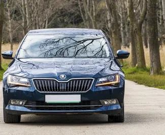 Skoda Superb 2020 disponibile per il noleggio in Becici, con limite di chilometraggio di illimitato.