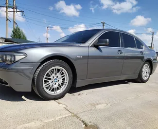 Vista frontale di un noleggio BMW 730i a Simferopol, Crimea ✓ Auto #3075. ✓ Cambio Automatico TM ✓ 0 recensioni.