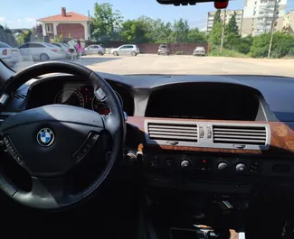 Noleggio BMW 730i. Auto Premium, Lusso per il noleggio in Crimea ✓ Cauzione di Deposito di 20000 RUB ✓ Opzioni assicurative RCT.