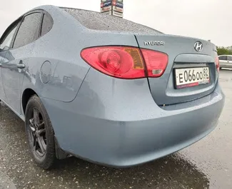 Hyundai Elantra 2015 disponibile per il noleggio a Simferopol, con limite di chilometraggio di illimitato.