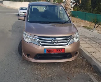 Noleggio Nissan Serena. Auto Comfort, Monovolume per il noleggio a Cipro ✓ Cauzione di Deposito di 800 EUR ✓ Opzioni assicurative RCT, CDW, Giovane.