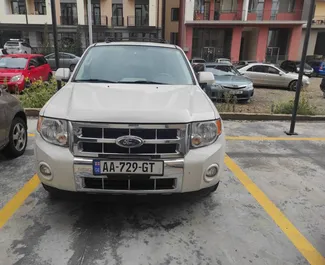 Vista frontale di un noleggio Ford Escape a Tbilisi, Georgia ✓ Auto #3163. ✓ Cambio Automatico TM ✓ 0 recensioni.