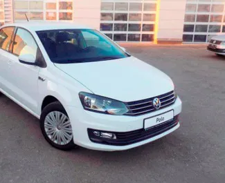 Vista frontale di un noleggio Volkswagen Polo Sedan a Simferopol, Crimea ✓ Auto #2634. ✓ Cambio Automatico TM ✓ 0 recensioni.