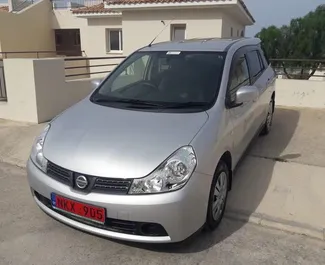 Vista frontale di un noleggio Nissan Wingroad a Paphos, Cipro ✓ Auto #3173. ✓ Cambio Automatico TM ✓ 0 recensioni.