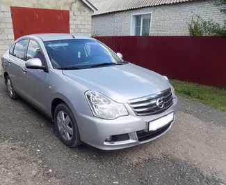 Vista frontale di un noleggio Nissan Almera in Yevpatoriya, Crimea ✓ Auto #3198. ✓ Cambio Automatico TM ✓ 0 recensioni.