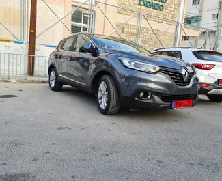 Vista frontale di un noleggio Renault Kadjar a Limassol, Cipro ✓ Auto #3317. ✓ Cambio Automatico TM ✓ 0 recensioni.