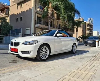 Vista frontale di un noleggio BMW 218i Cabrio a Limassol, Cipro ✓ Auto #3298. ✓ Cambio Automatico TM ✓ 0 recensioni.